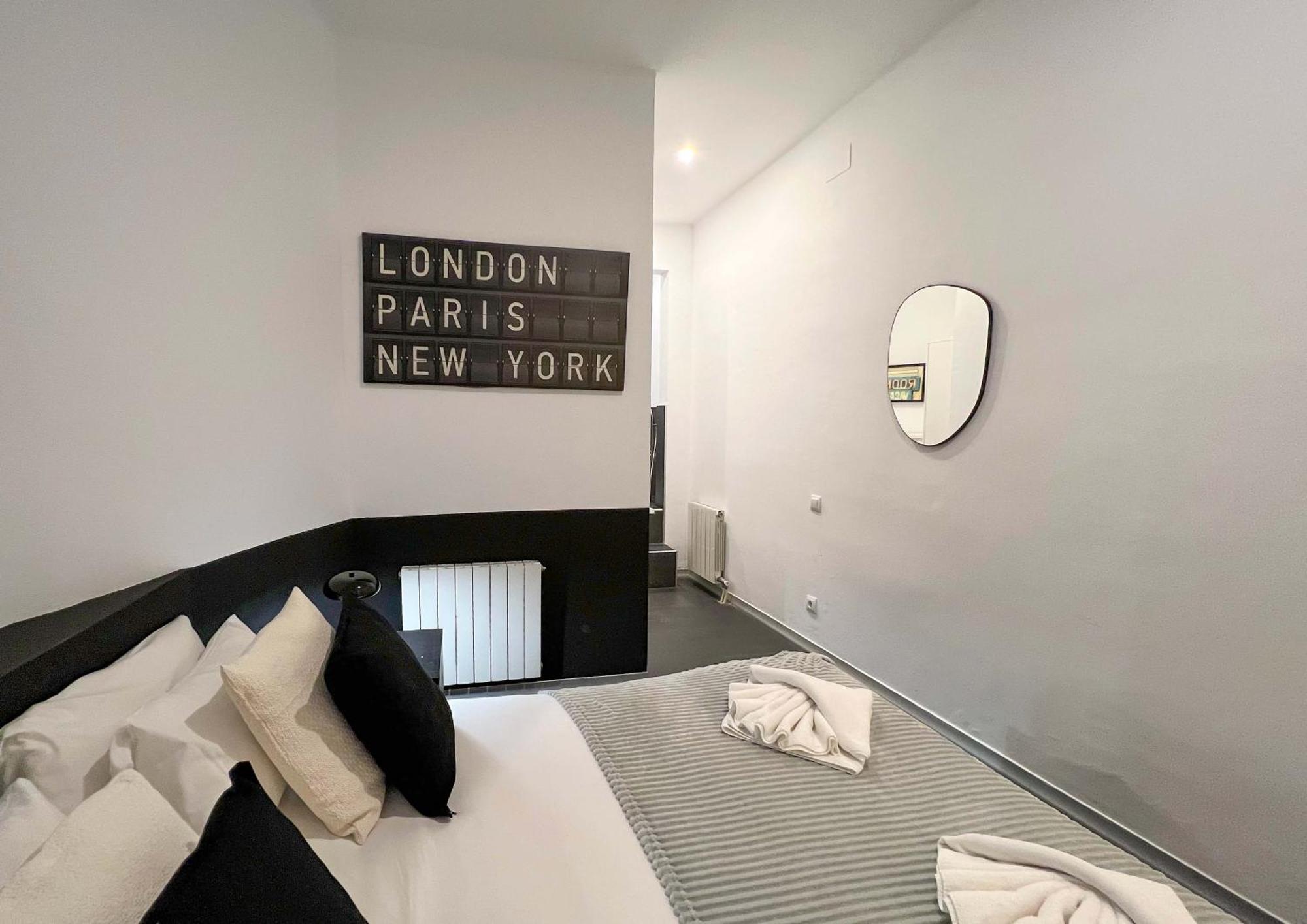 Stay Unique Apartments Cent Barcelona Bagian luar foto