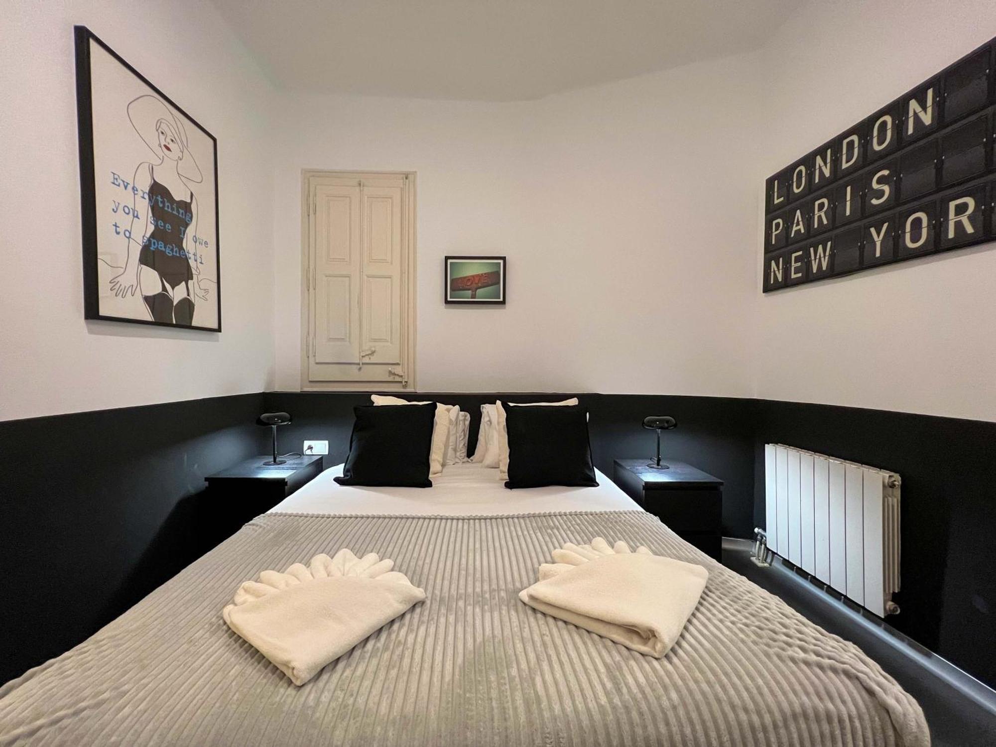 Stay Unique Apartments Cent Barcelona Bagian luar foto